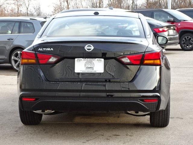 54706-3607-nissan-altima-2020-13110