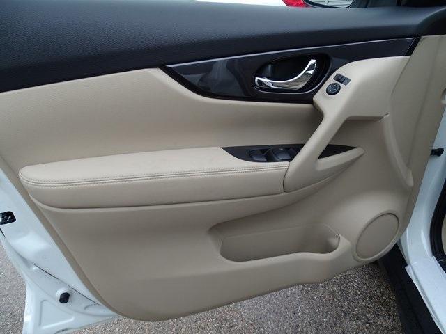 54747-3608-nissan-rogue-2020-22210