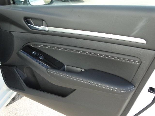 54798-3610-nissan-altima-2020-13610