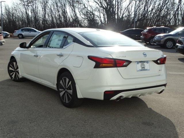 54806-3610-nissan-altima-2020-13610