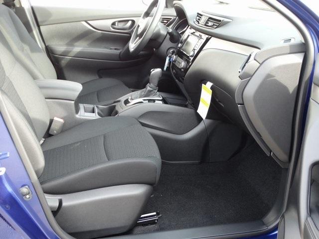 54988-3616-nissan-roguesport-2020-27010