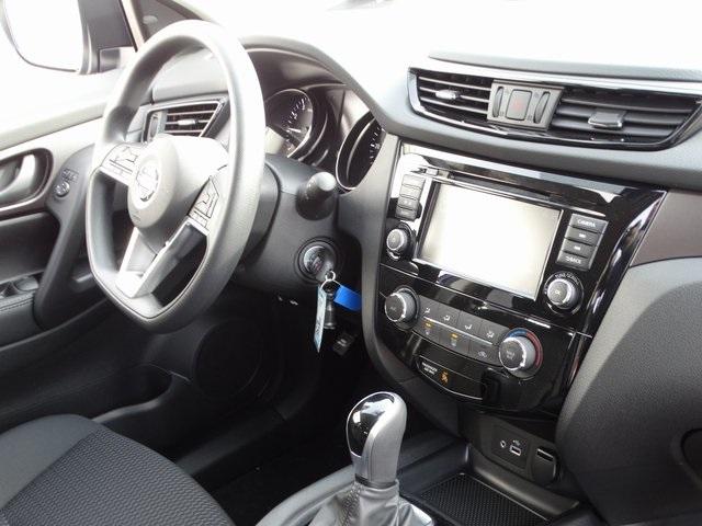 54989-3616-nissan-roguesport-2020-27010