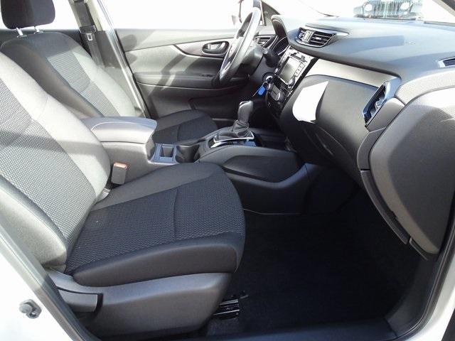 55019-3617-nissan-roguesport-2020-27010