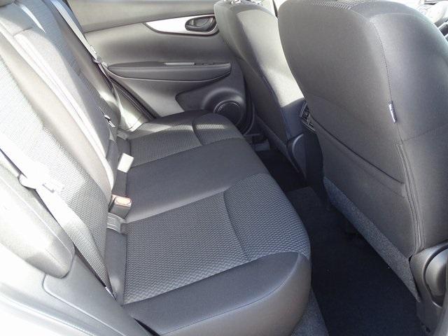 55021-3617-nissan-roguesport-2020-27010