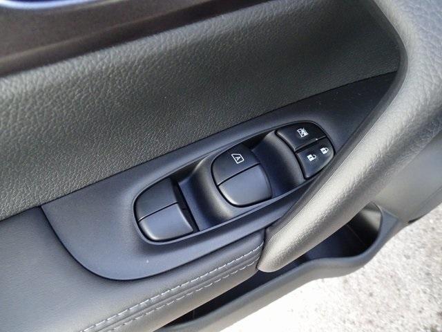 55032-3617-nissan-roguesport-2020-27010