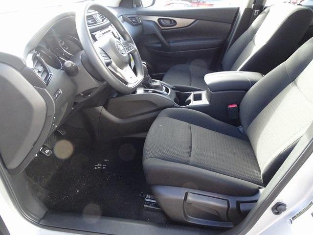 55034-3617-nissan-roguesport-2020-27010