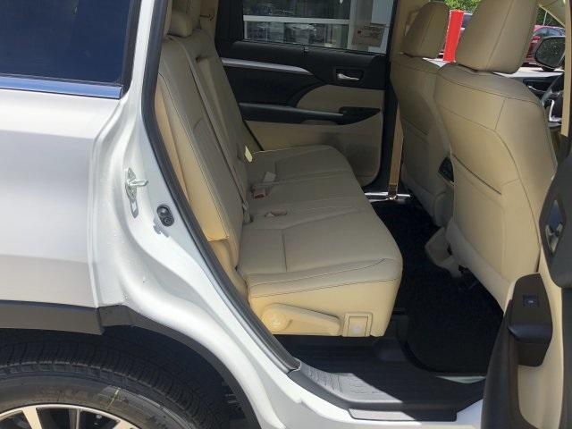 5508-toyota-highlander-2019-6953