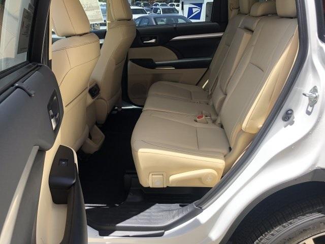 5511-toyota-highlander-2019-6953