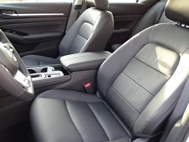 55221-3623-nissan-altima-2020-13610