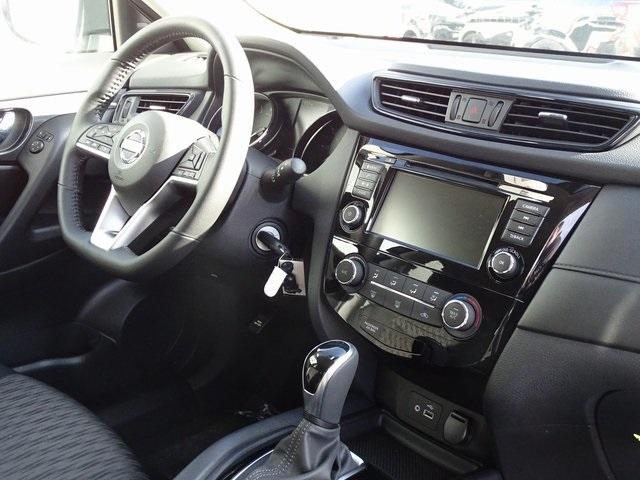 55353-3627-nissan-rogue-2020-22010