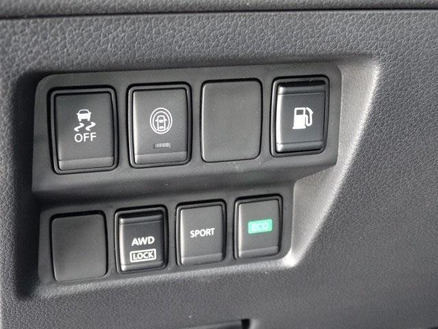 55397-3628-nissan-rogue-2020-22010