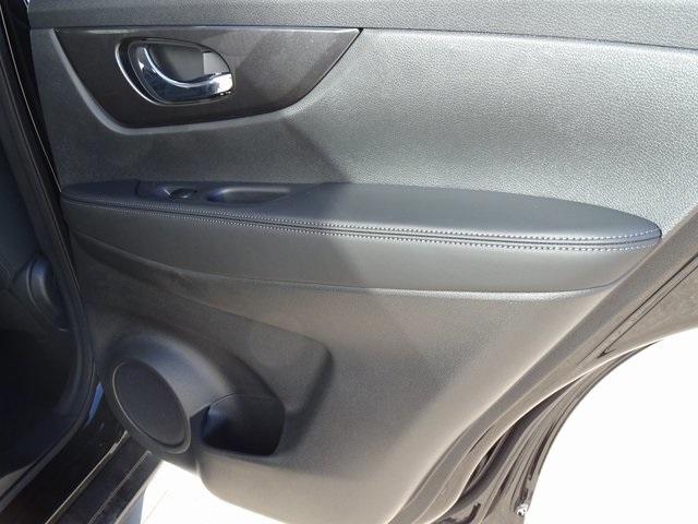 55415-3629-nissan-rogue-2020-22010