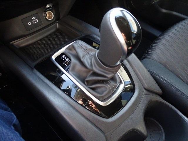 55428-3629-nissan-rogue-2020-22010