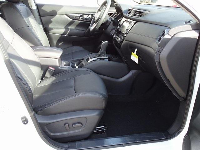 55541-3633-nissan-rogue-2020-22410