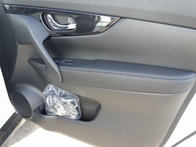 55544-3633-nissan-rogue-2020-22410