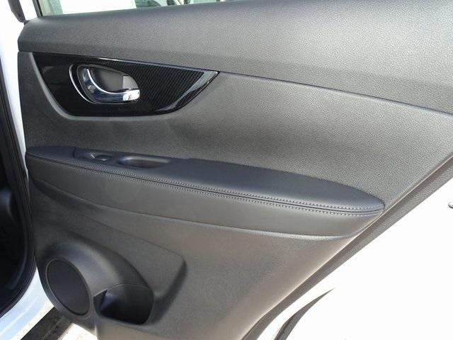 55546-3633-nissan-rogue-2020-22410