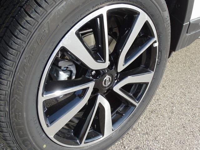 55547-3633-nissan-rogue-2020-22410