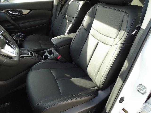55558-3633-nissan-rogue-2020-22410