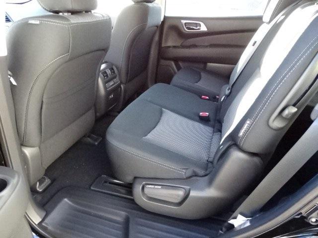 55625-3635-nissan-pathfinder-2020-25010