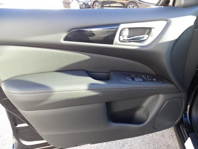 55630-3635-nissan-pathfinder-2020-25010