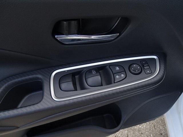 55690-3637-nissan-versa-2020-10310