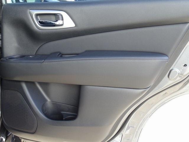 55744-3639-nissan-pathfinder-2020-25010