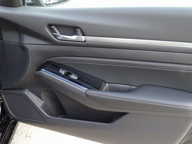 55777-3640-nissan-altima-2020-14310