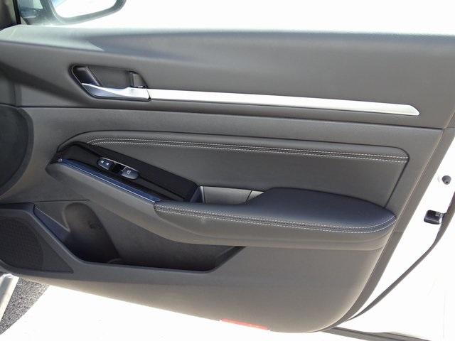 55812-3641-nissan-altima-2020-14310