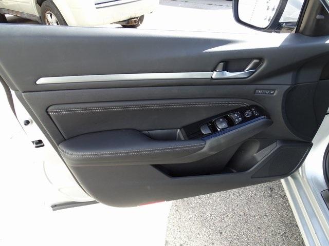 55826-3641-nissan-altima-2020-14310