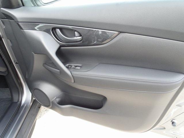 55844-3642-nissan-rogue-2020-22010