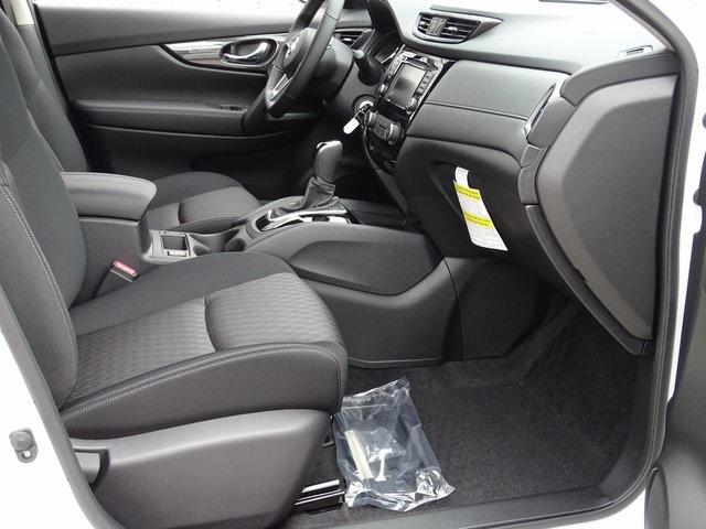 55874-3643-nissan-rogue-2020-22010