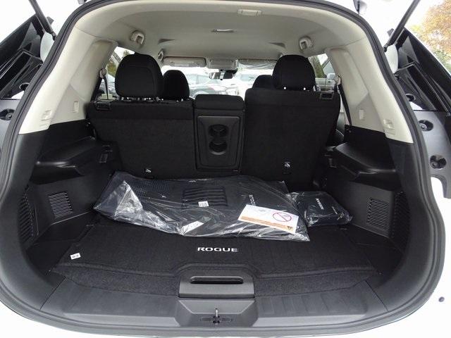 55884-3643-nissan-rogue-2020-22010