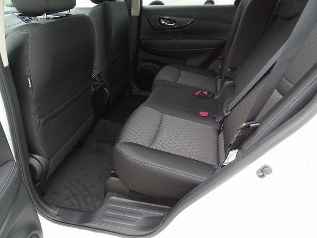 55885-3643-nissan-rogue-2020-22010