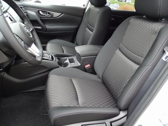 55888-3643-nissan-rogue-2020-22010