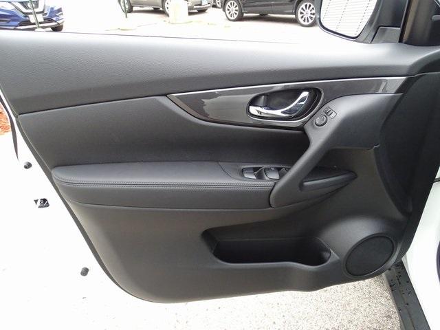 55890-3643-nissan-rogue-2020-22010