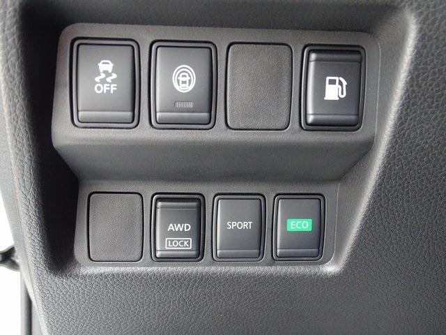 55892-3643-nissan-rogue-2020-22010