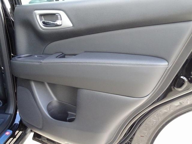 55912-3644-nissan-pathfinder-2020-25610