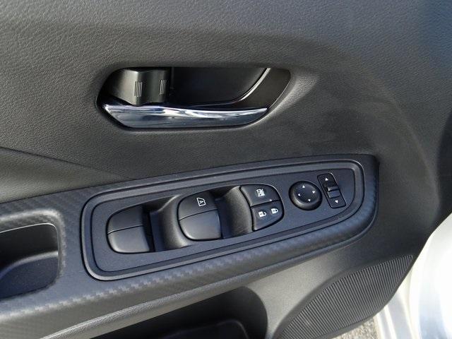 55965-3645-nissan-versa-2020-10210