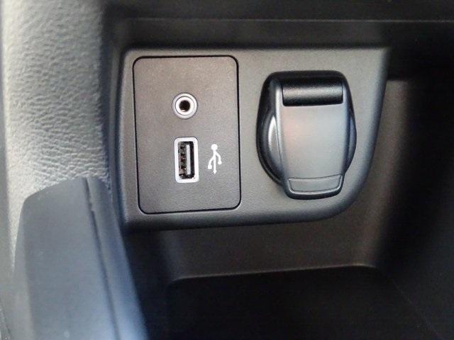 55967-3645-nissan-versa-2020-10210
