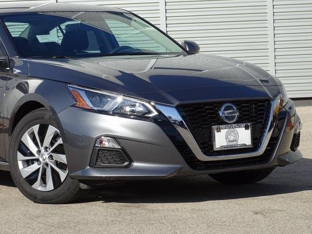 56037-3649-nissan-altima-2020-13110