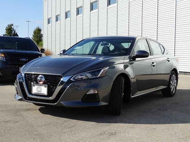 56040-3649-nissan-altima-2020-13110