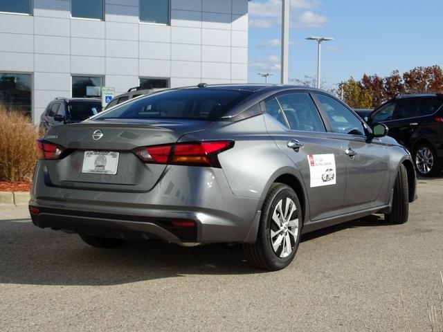 56043-3649-nissan-altima-2020-13110