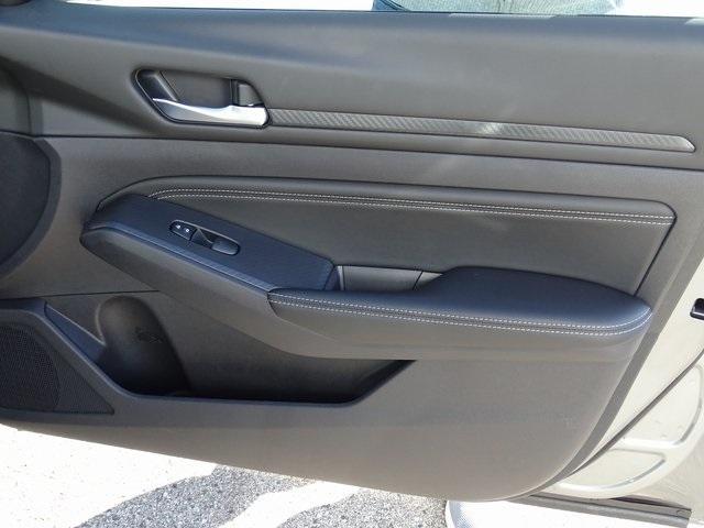 56047-3649-nissan-altima-2020-13110