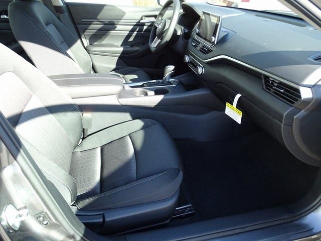 56048-3649-nissan-altima-2020-13110