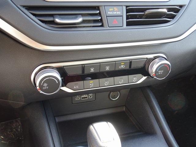 56058-3649-nissan-altima-2020-13110