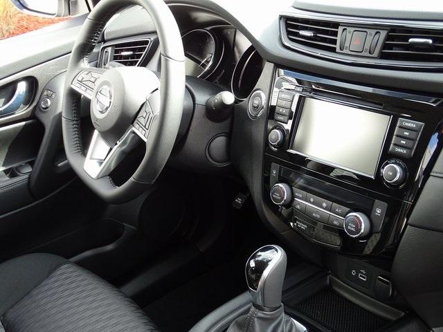56095-3651-nissan-rogue-2020-22210