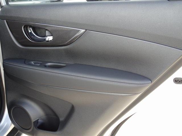 56098-3651-nissan-rogue-2020-22210