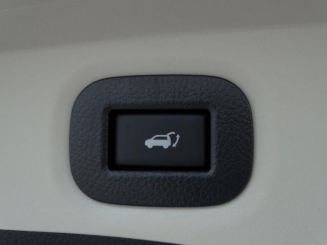 56105-3651-nissan-rogue-2020-22210