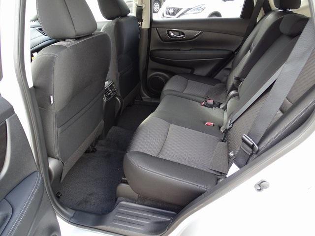 56106-3651-nissan-rogue-2020-22210