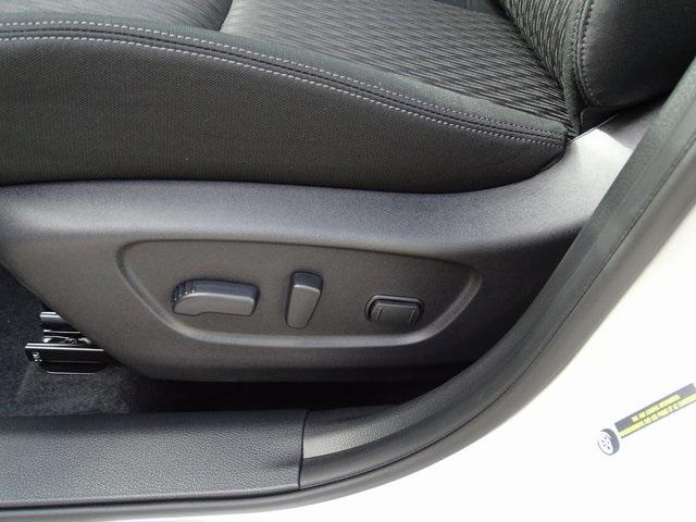 56109-3651-nissan-rogue-2020-22210